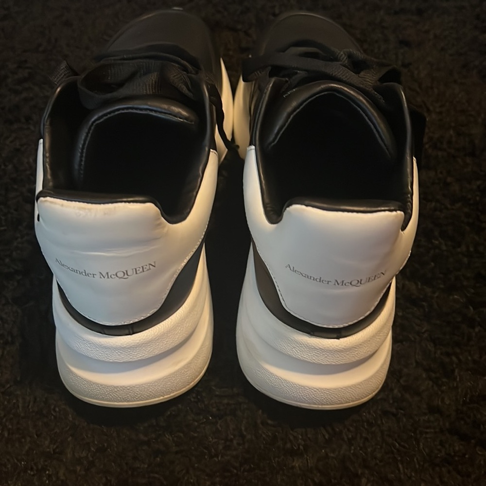 Men’s Alexander McQueen Runner Sneaker Size 43 - Picture 4 of 4